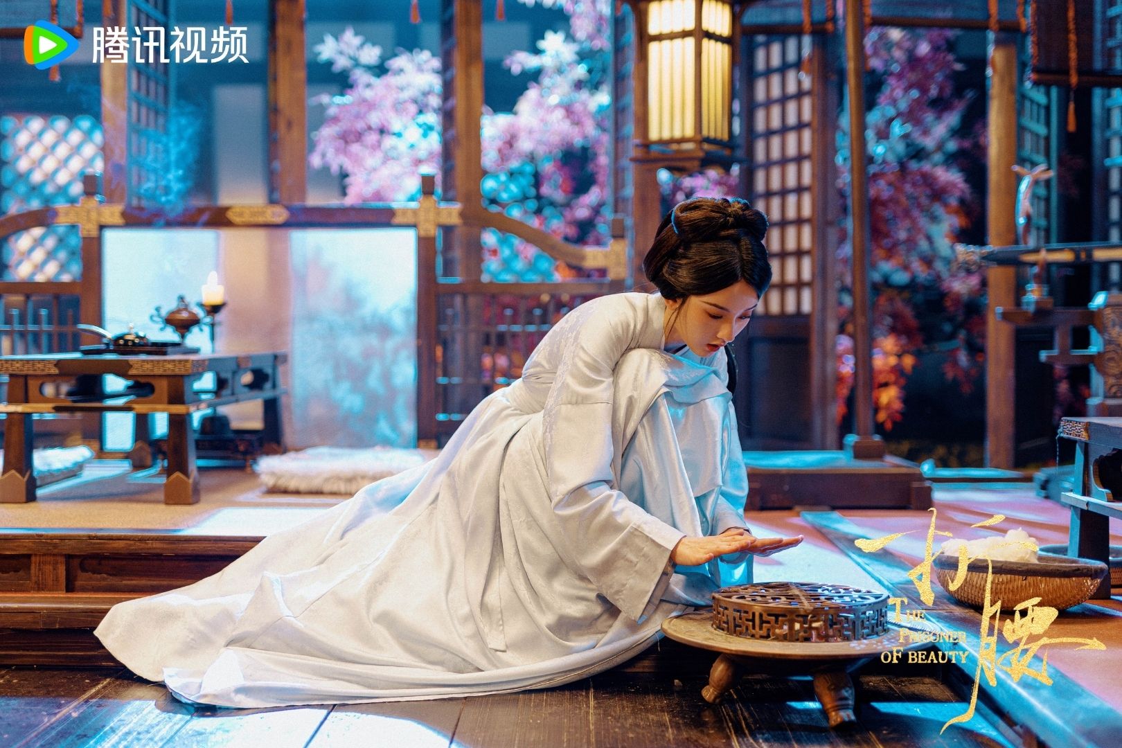 Yêu có lý trí như Tiểu Kiều của Tống Tổ Nhi trong Khom Lưng