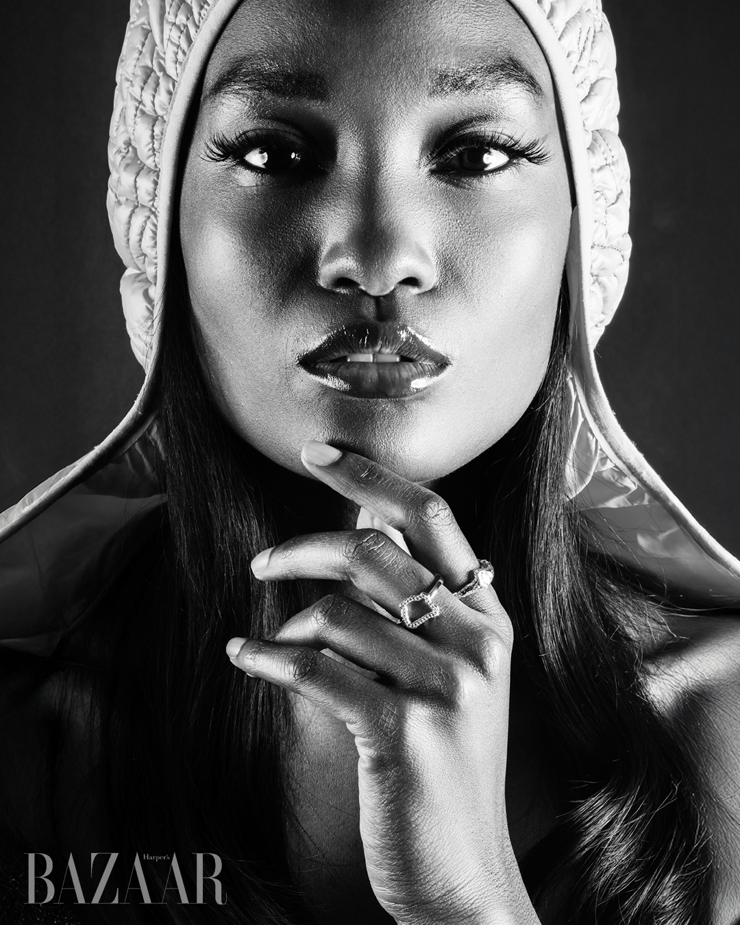 Người mẫu Davina Bennett sắc sảo trong bộ ảnh "Fierce" của Panayiotis Dimopoulos. Mũ, Believe By Tuula Rossi. Nhẫn, Aaria London.