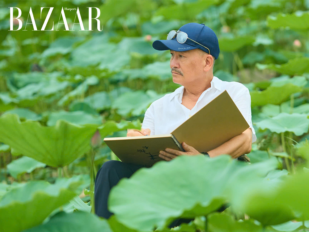 Họa sĩ Đào Thành Dzuy khắc họa vẻ đẹp của hoa sen trên giấy dó