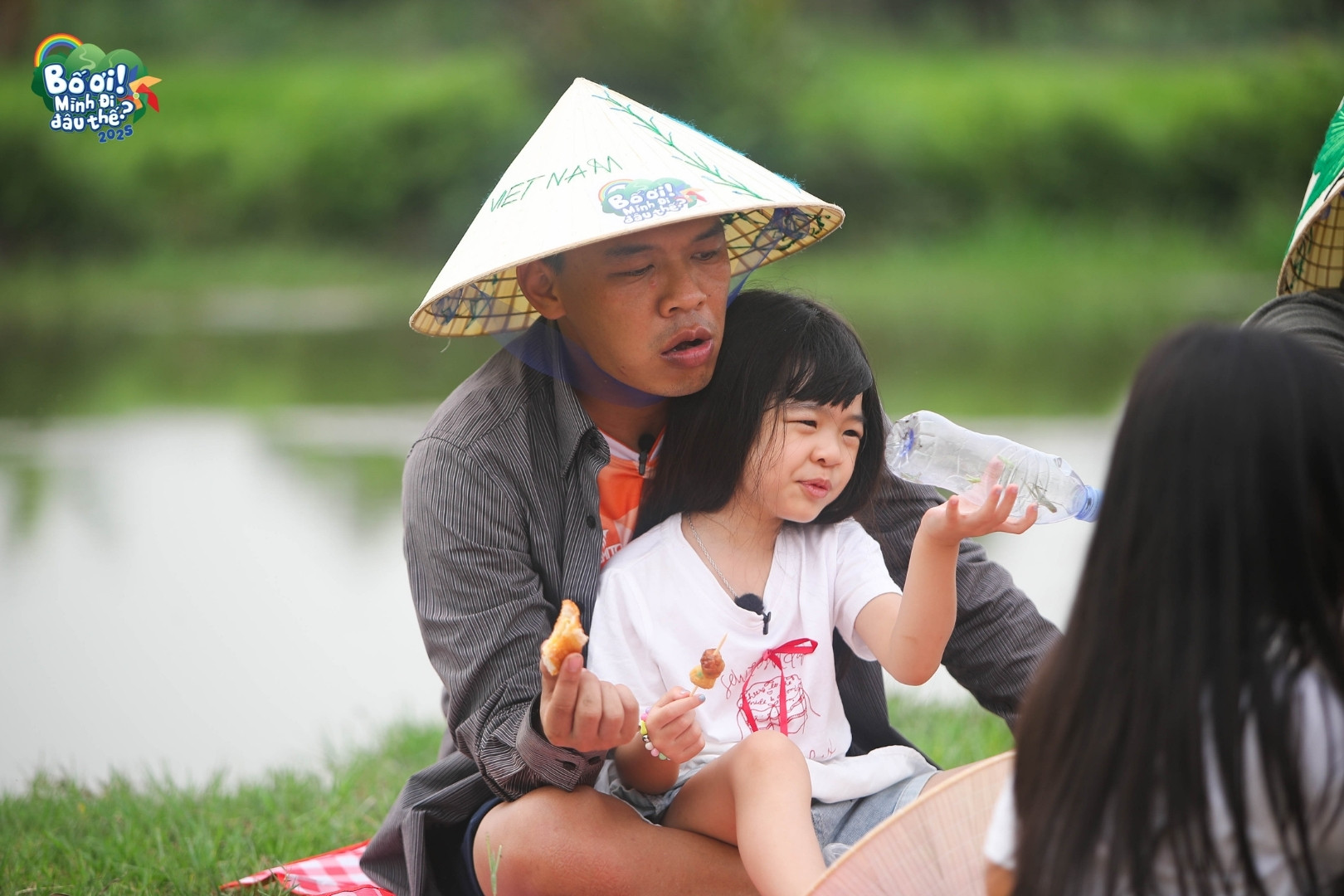 Tập 6 Bố ơi mình đi đâu thế?: Bỏ phố về quê, các con ngỡ ngàng vì thiếu thốn
