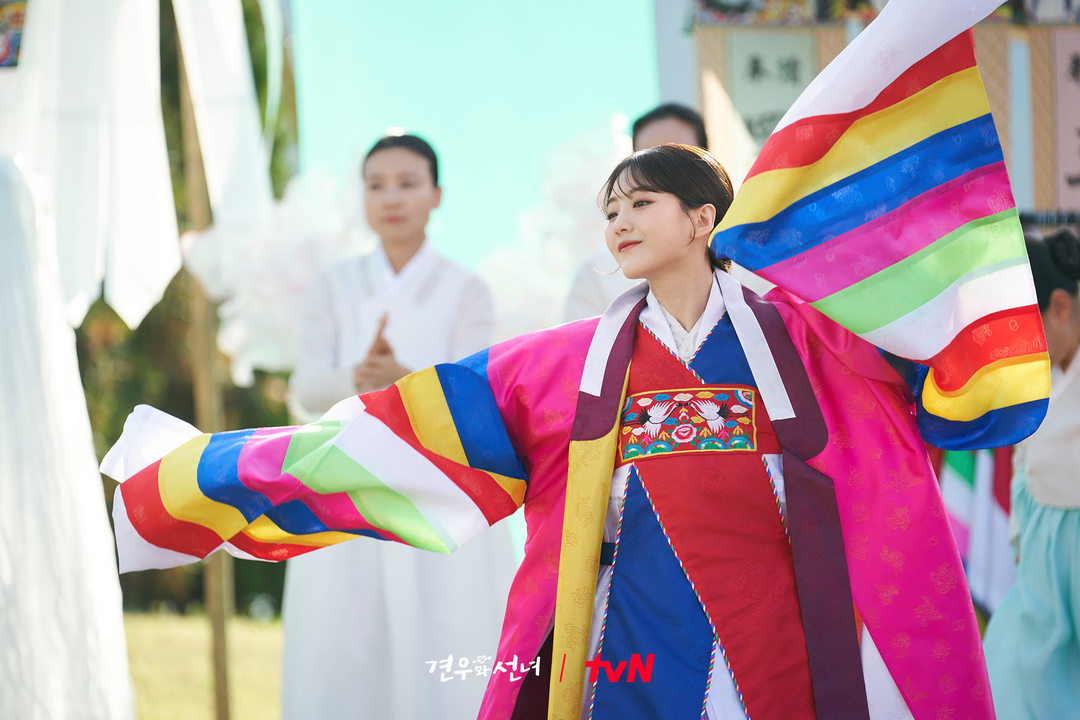 bzvn-head-over-heels-choo-young-woo-cho-yi-hyun-cha-kang-yoon-3