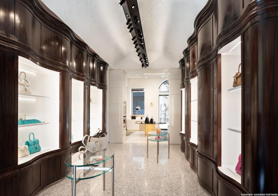 Cửa hàng Delvaux Milan, Ý. Ảnh: Vudafieri Saverino Partners