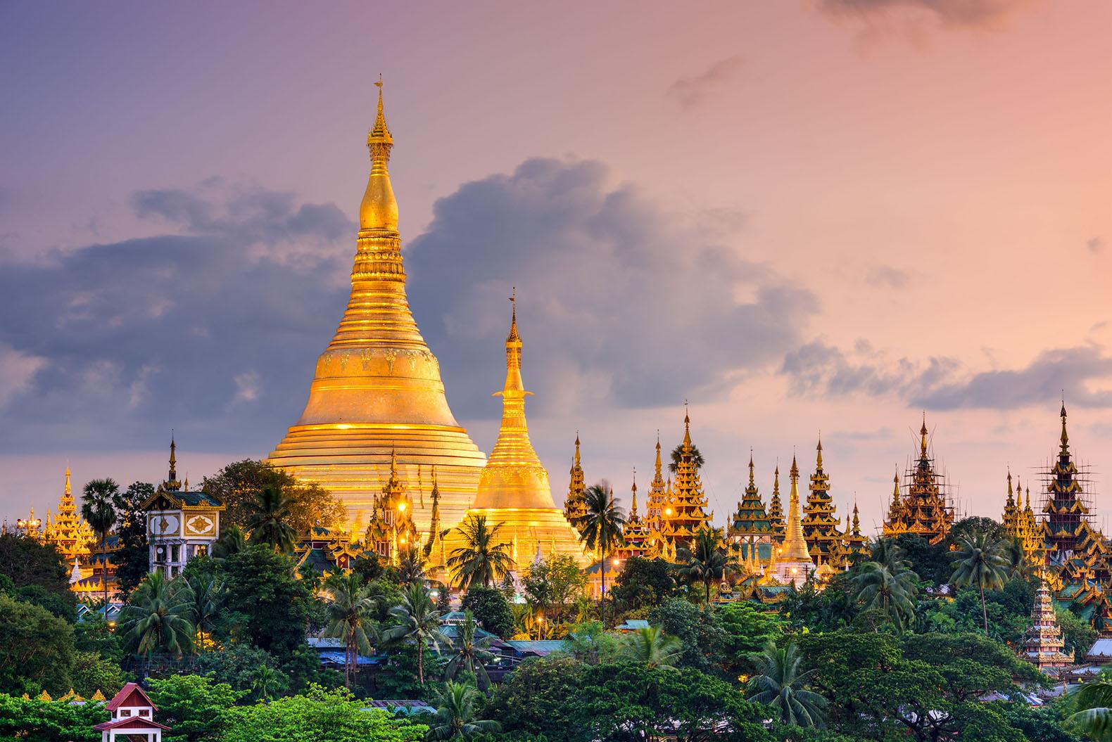 Tham quan các đền chùa linh thiêng