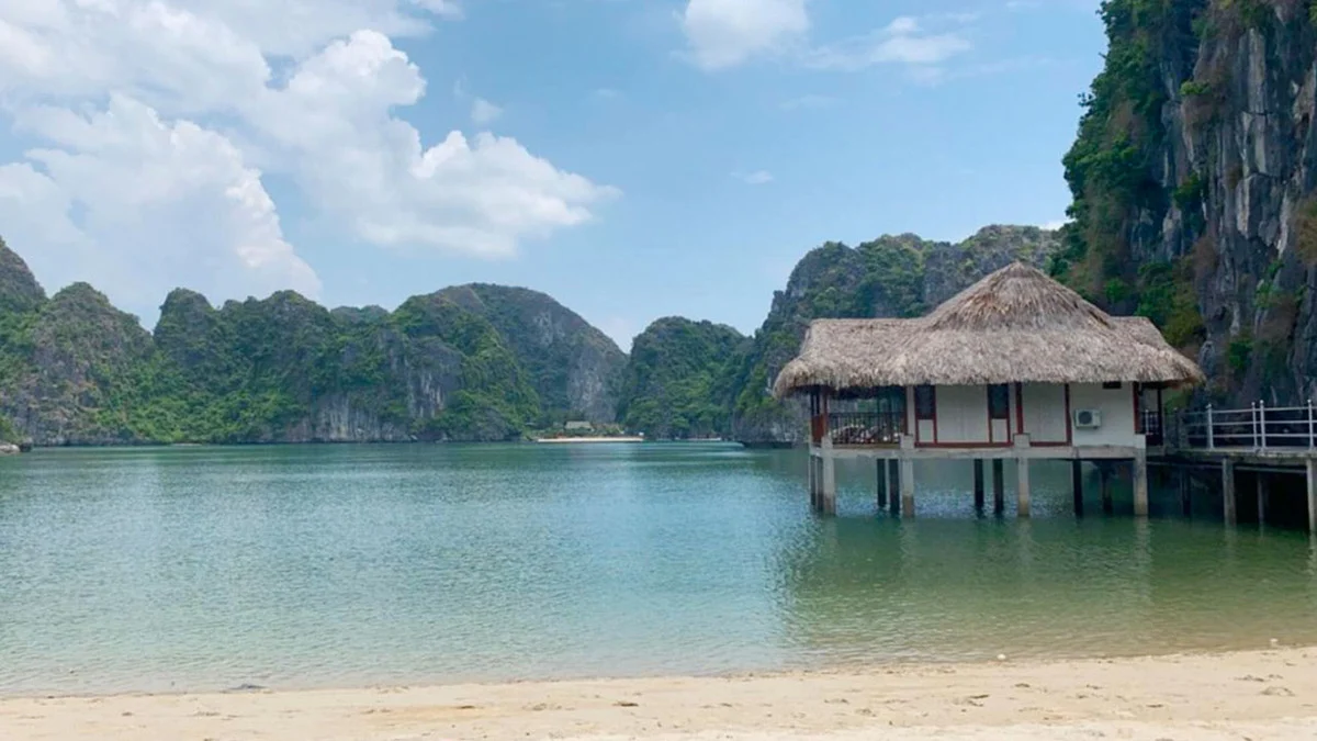 Bãi tắm Vạn Bội