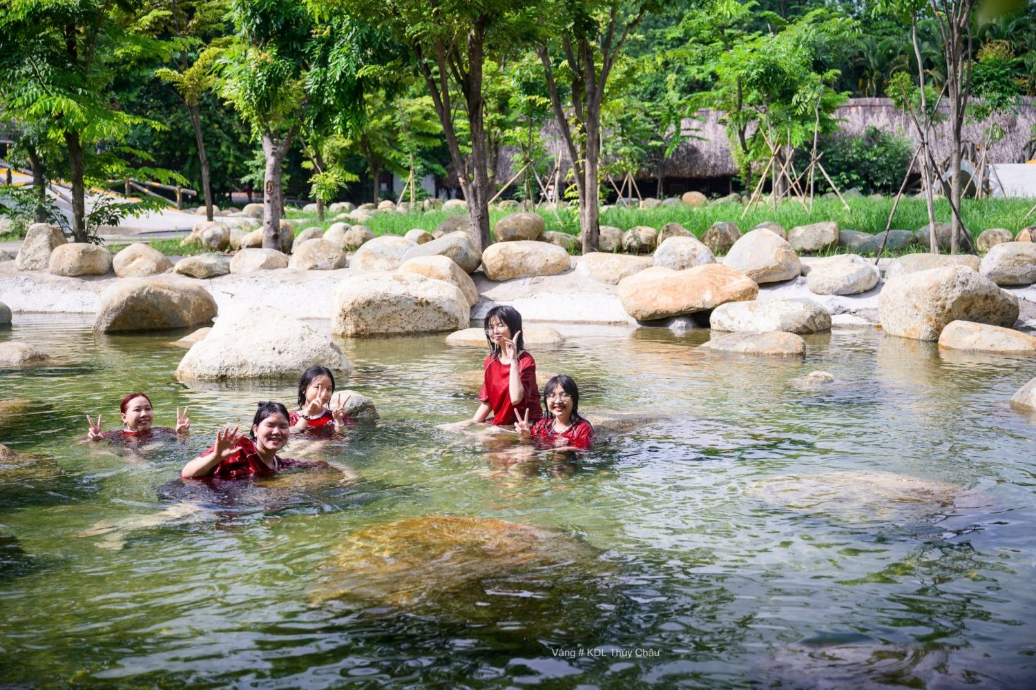 Các khách sạn gần khu du lịch