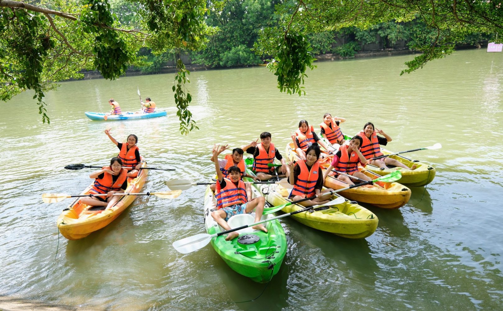 Chèo thuyền kayak