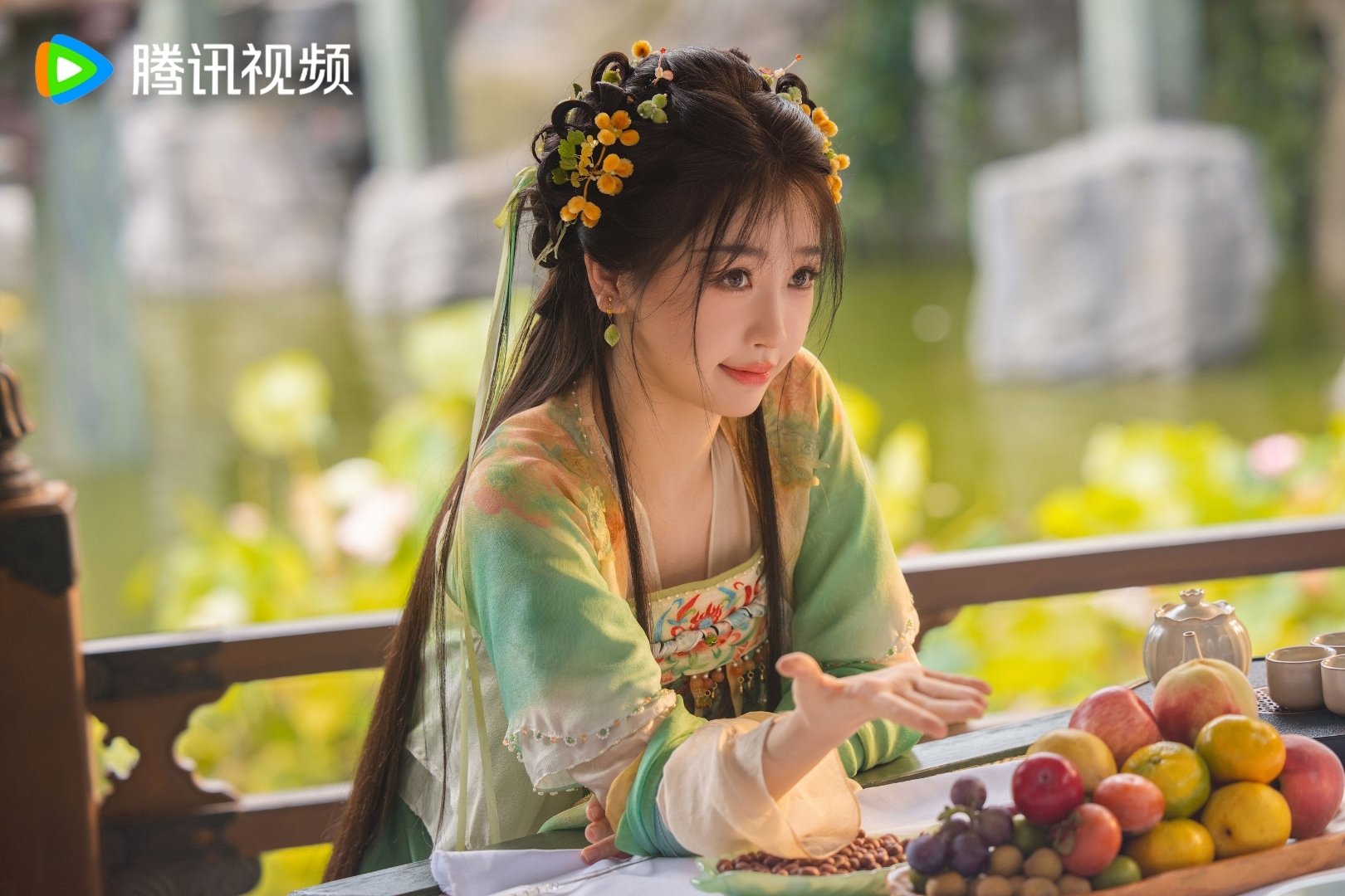 Tạo hình của Ngu Thư Hân trong Vĩnh Dạ Tinh Hà. Ảnh: Weibo