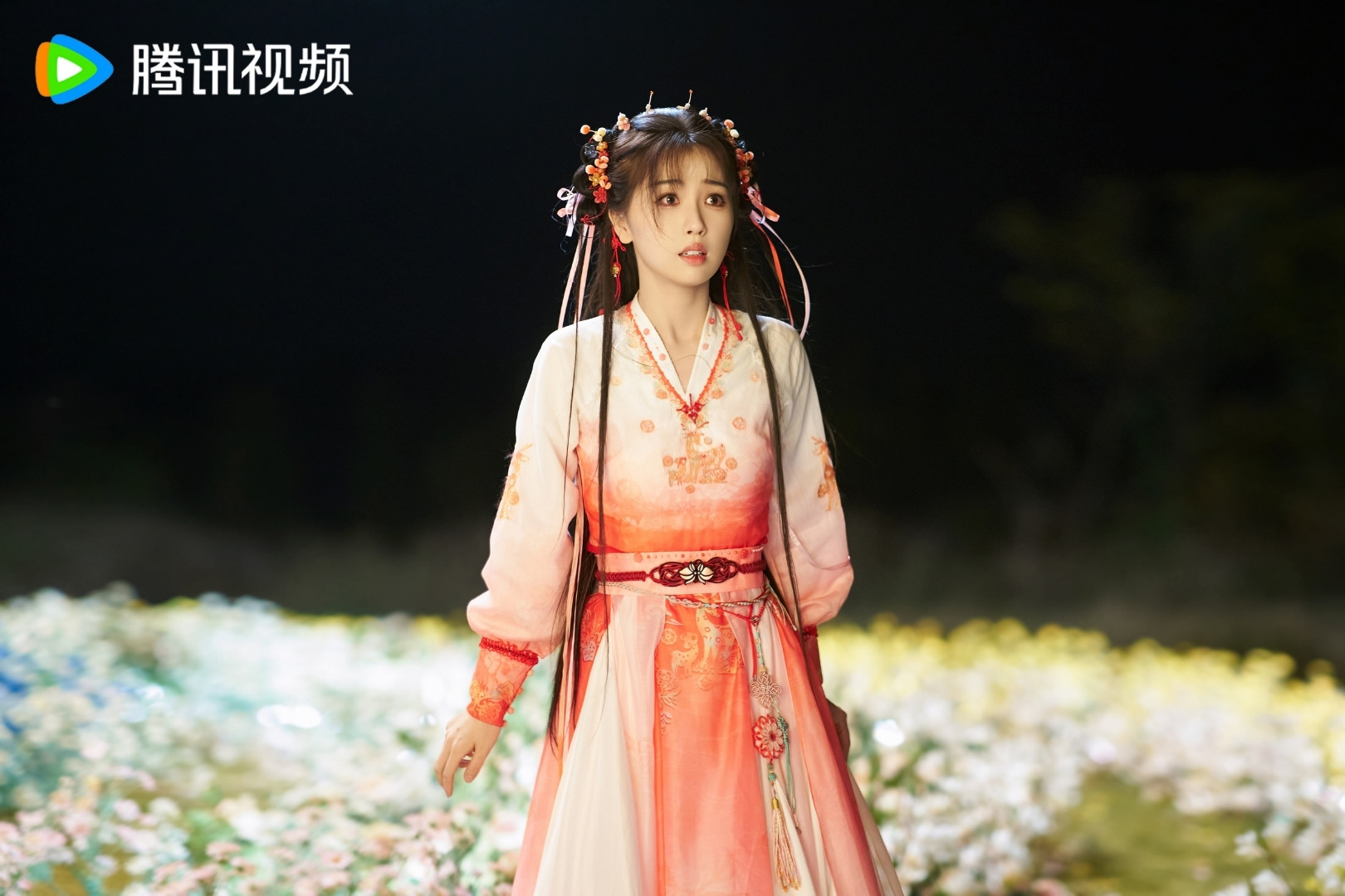 Tạo hình của Ngu Thư Hân trong Vĩnh Dạ Tinh Hà. Ảnh: Weibo
