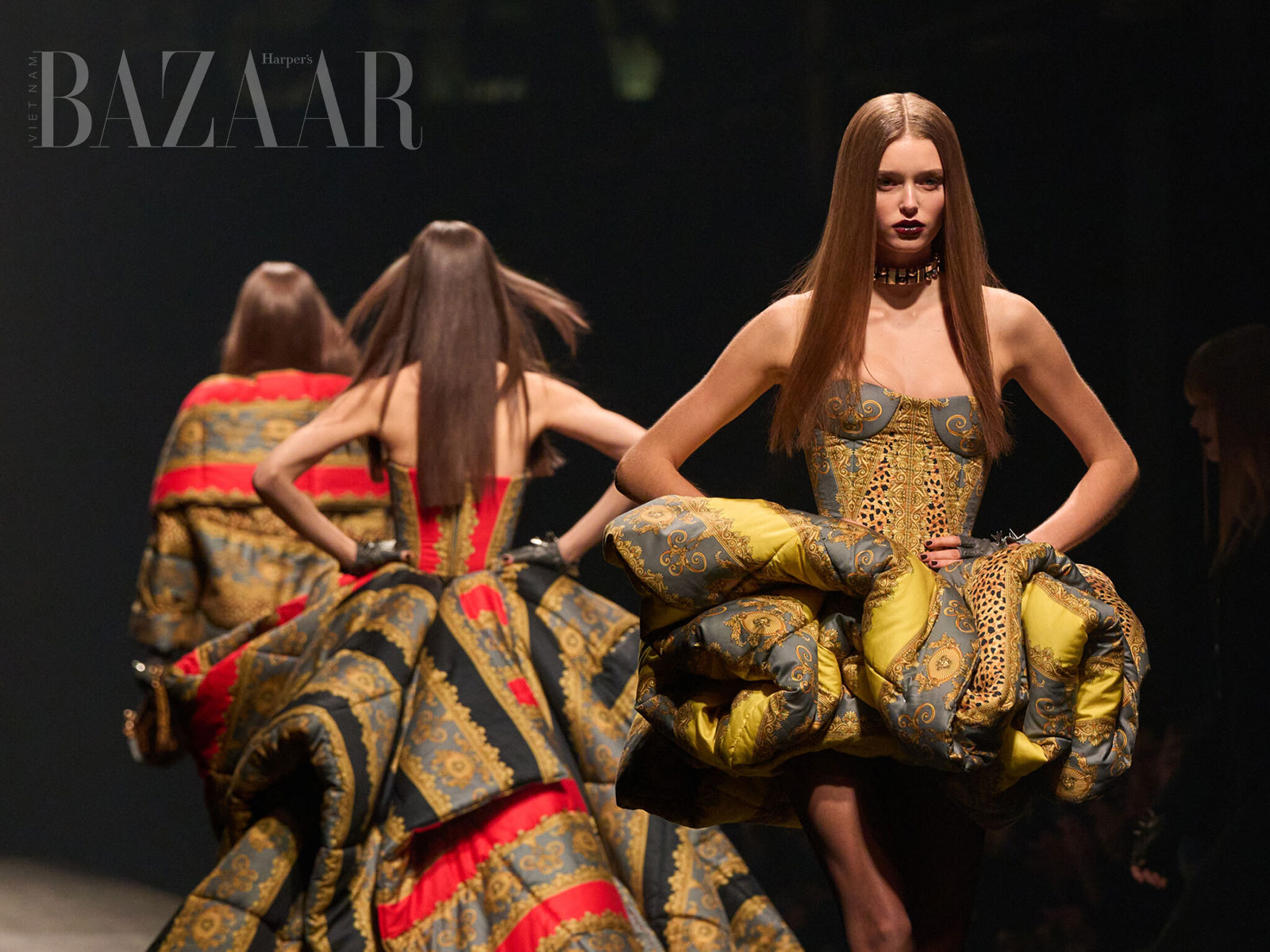 Bộ sưu tập Versace Thu Đông mang phong cách Chủ nghĩa tối đa (Maximalism). Ảnh: Versace. 