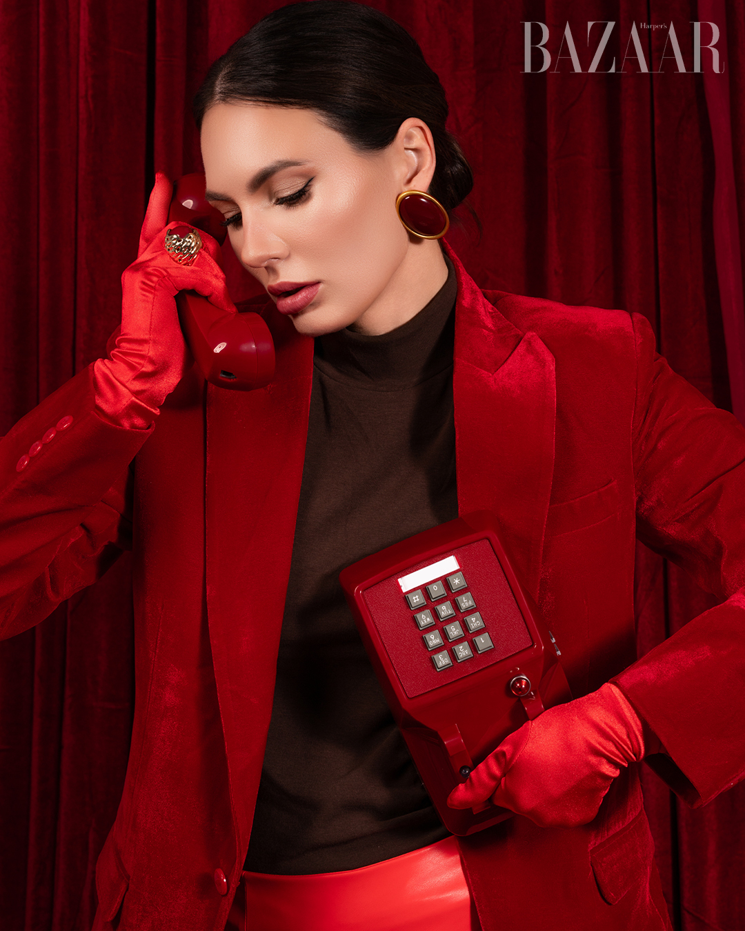 Anastasiia Vdovychenko giới thiệu bộ sưu tập Velvet Reign của Karmic Couture 6