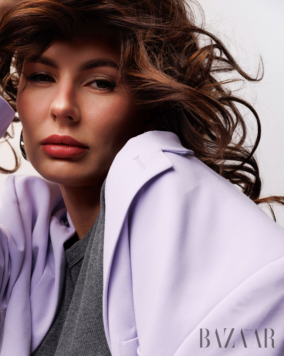 Anastasiia Vdovychenko giới thiệu bộ sưu tập Velvet Reign của Karmic Couture 1