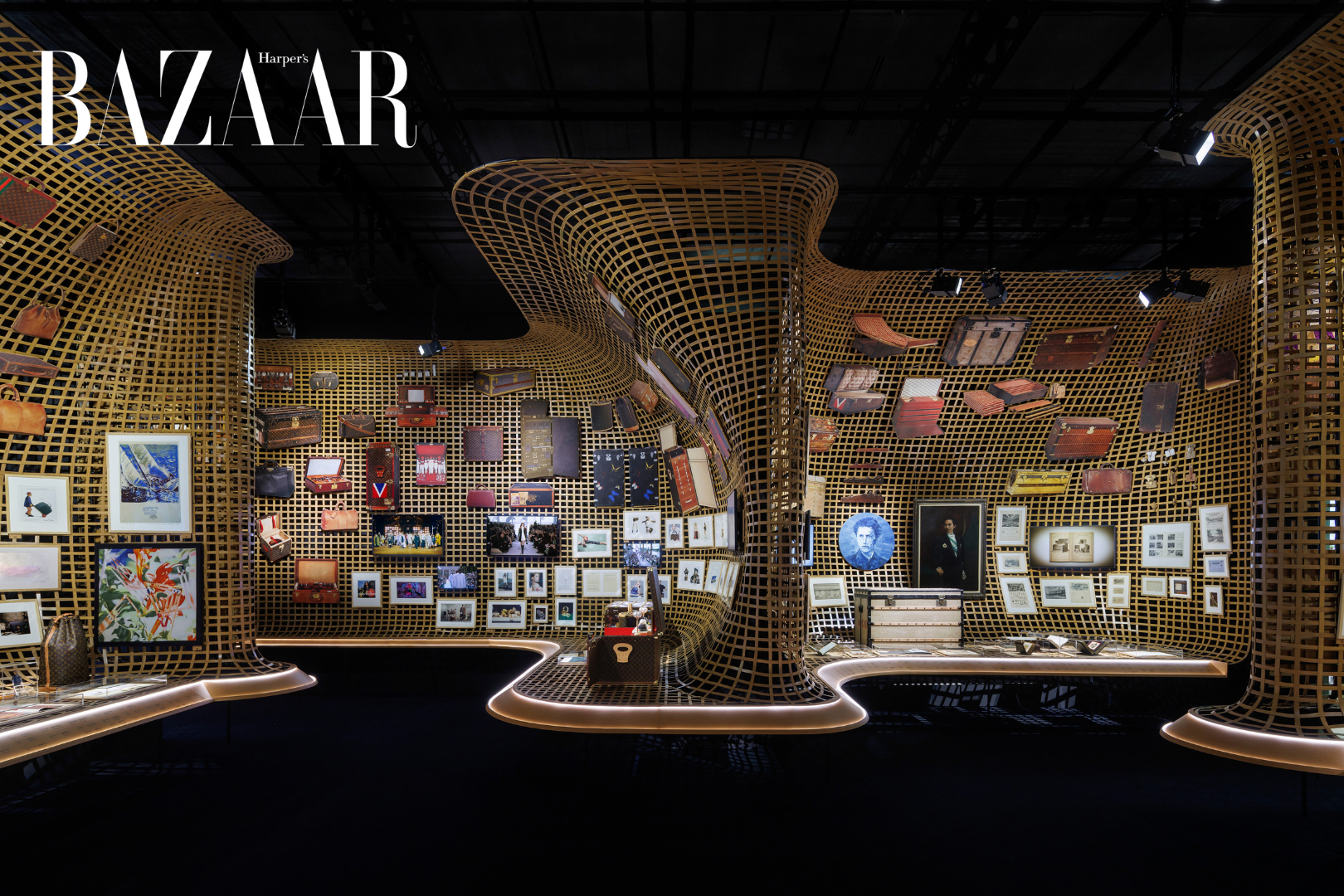 Tóc Tiên, nghệ sĩ Việt duy nhất đến Osaka dự triển lãm Louis Vuitton
