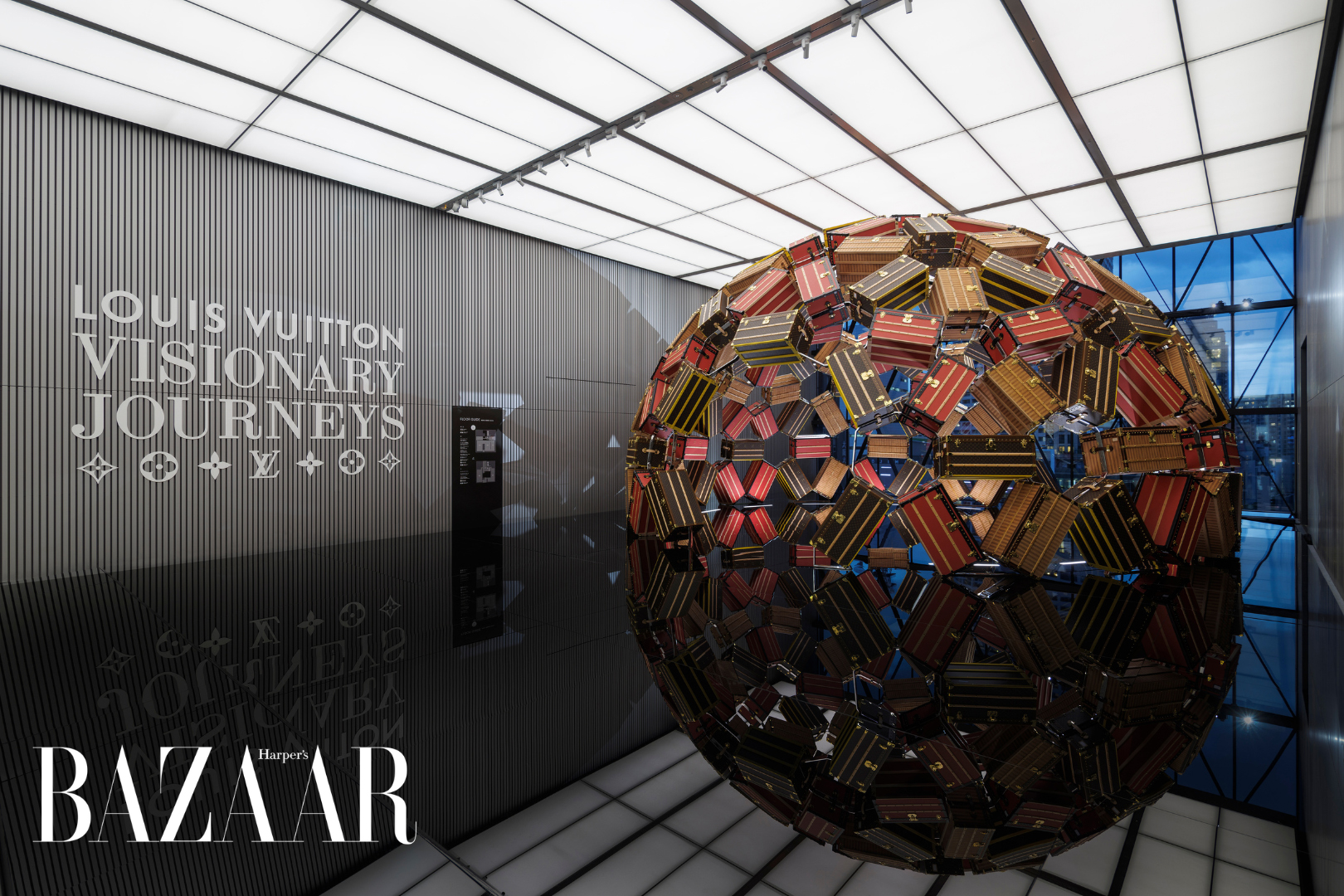Tóc Tiên, nghệ sĩ Việt duy nhất đến Osaka dự triển lãm Louis Vuitton
