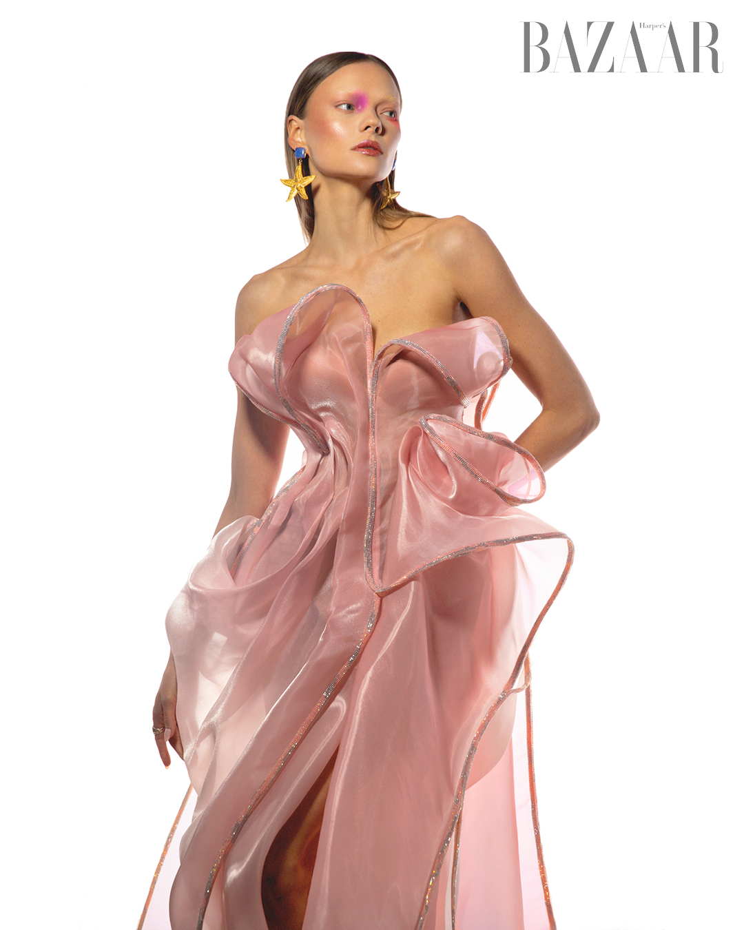 Sáng rực như Alanna Gold, ngôi sao của chương trình truyền hình thực tế Selling Sunset 4