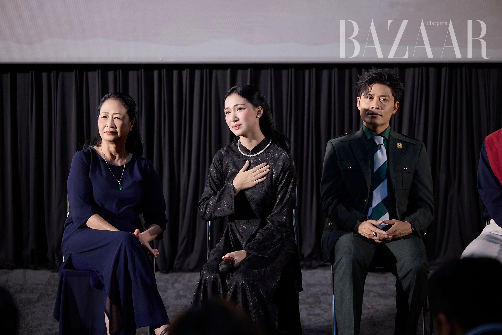 Hoà Minzy Nỗi Đau Giữa Hoà Bình