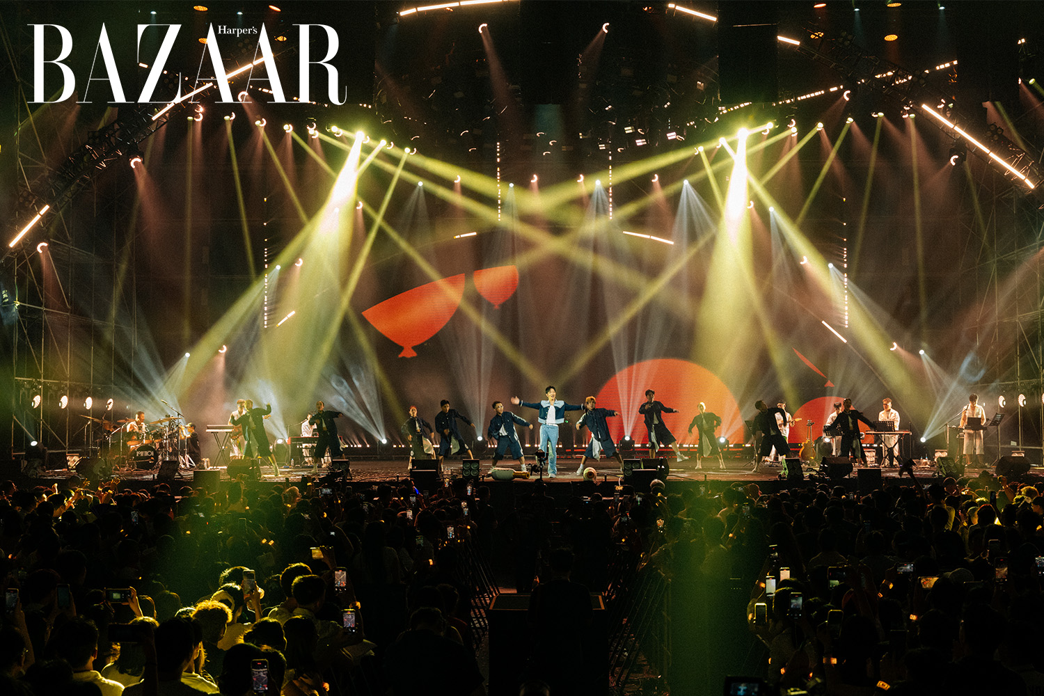 Hoàng Dũng và Đen mashup loạt hit tại concert Xoay Tròn