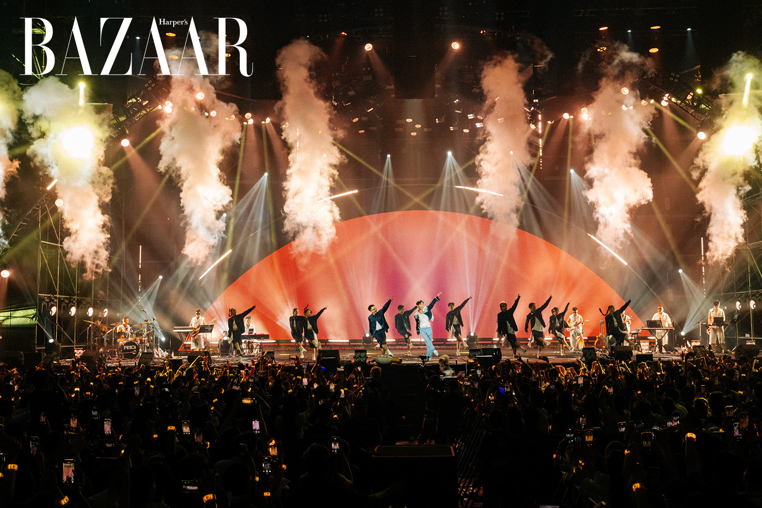 Hoàng Dũng và Đen mashup loạt hit tại concert Xoay Tròn
