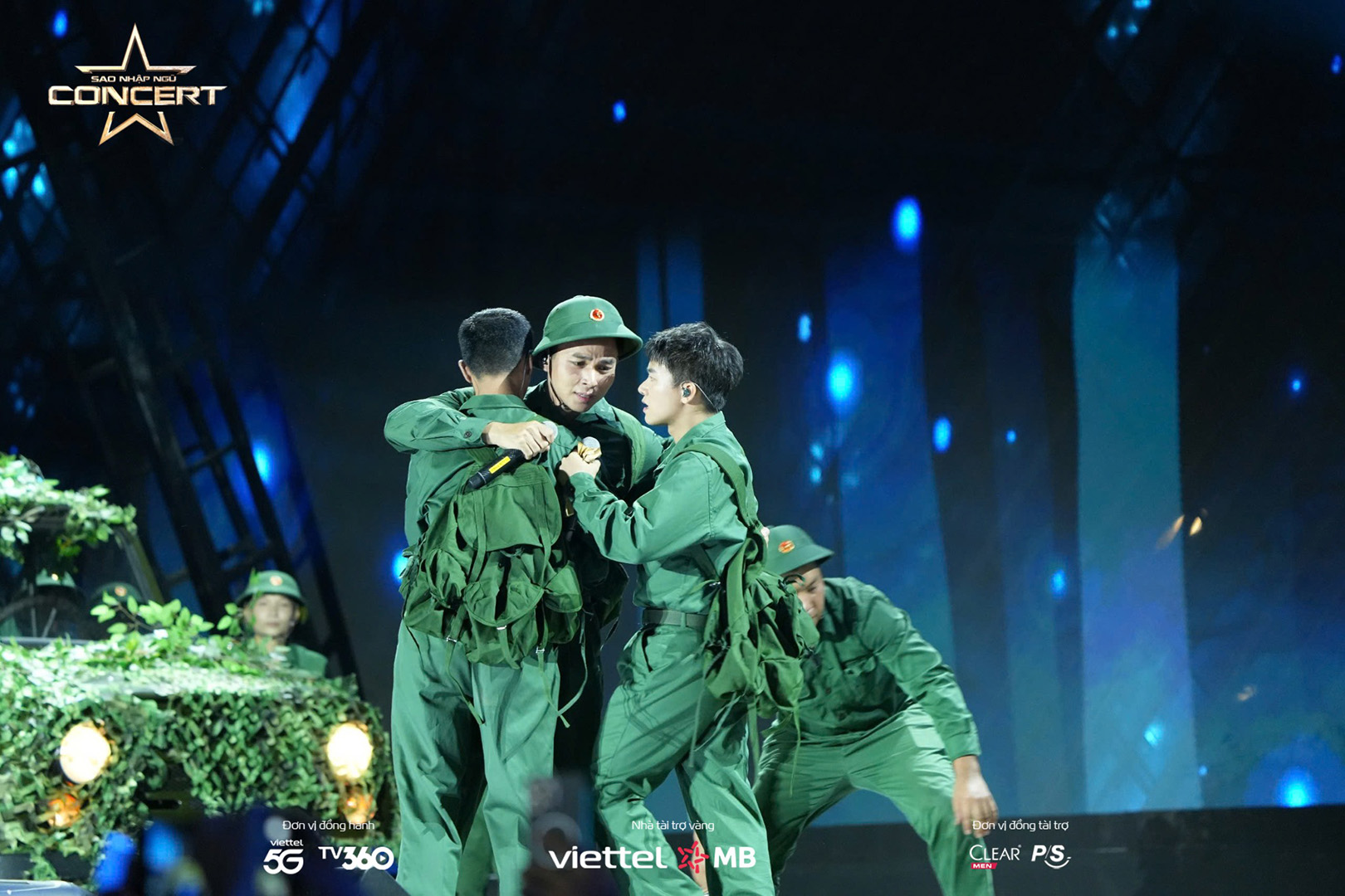 Trang Pháp, Hương Giang, Hòa Minzy cháy hết mình tại Sao Nhập Ngũ Concert 2025