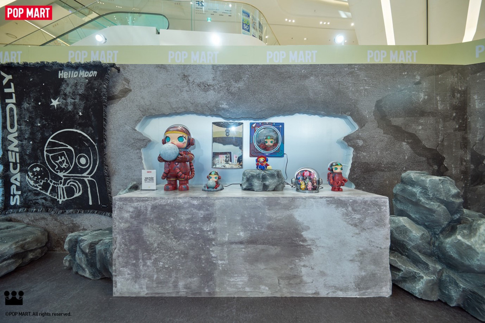 Đắm chìm trong vũ trụ MEGA SPACE MOLLY: Hello, Moon – triển lãm MEGA đầu tiên tại Việt Nam