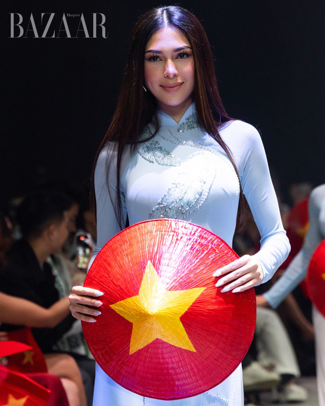 Dàn Hoa Hậu Quốc Tế Miss Cosmo 2025 rạng ngời trong tà áo dài Việt Nam