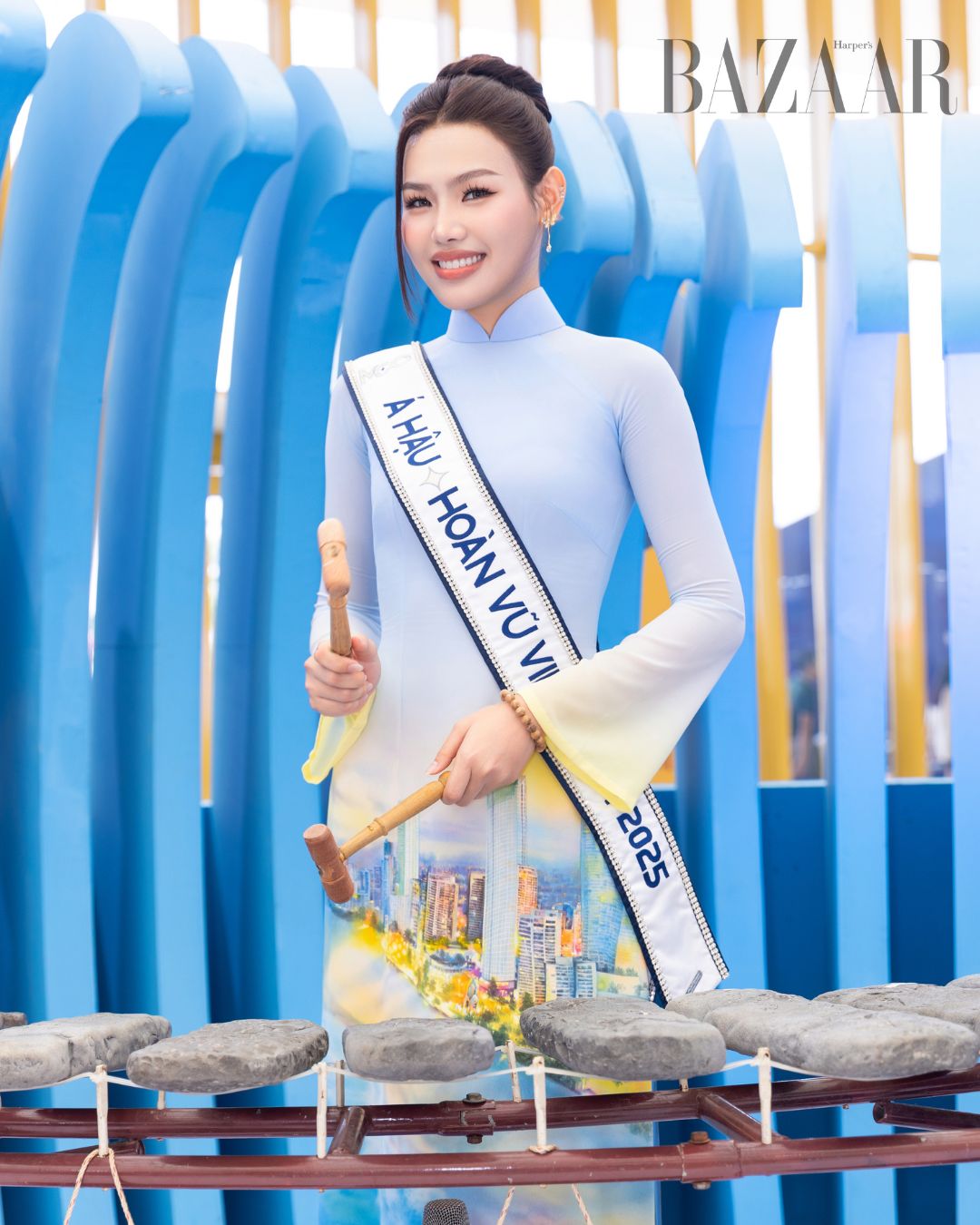Hoa hậu hoàn vũ Phương Linh và Á hậu Cẩm Ly đảm nhận vai trò Đại sứ Du lịch – Văn hóa tỉnh Khánh Hòa tại Triển Lãm Thành Tựu