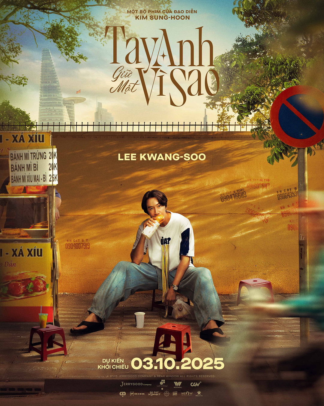 Lee Kwang Soo gây sốt với phim Tay Anh Giữ Một Vì Sao tại Việt Nam