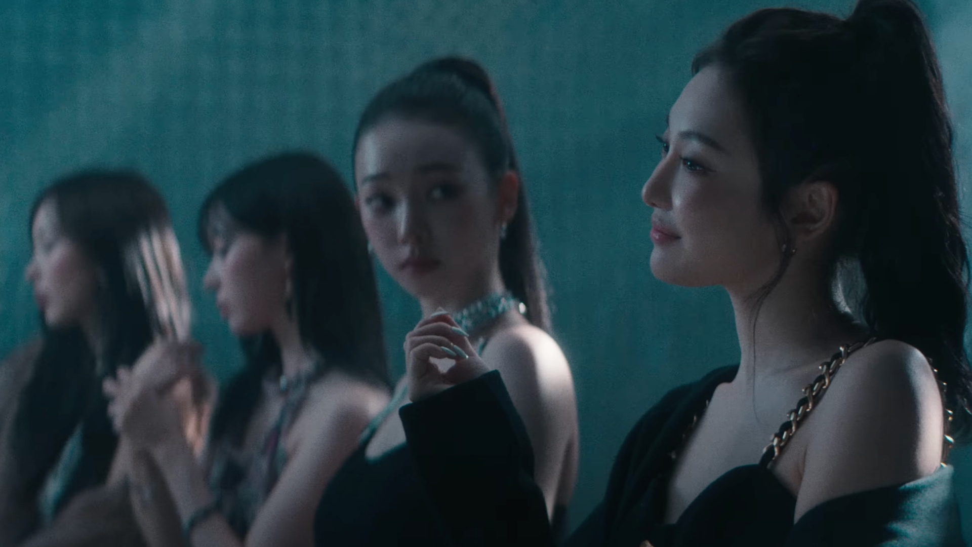 Giải mã trailer như phim ngắn của aespa cho ca khúc “Rich Man”
