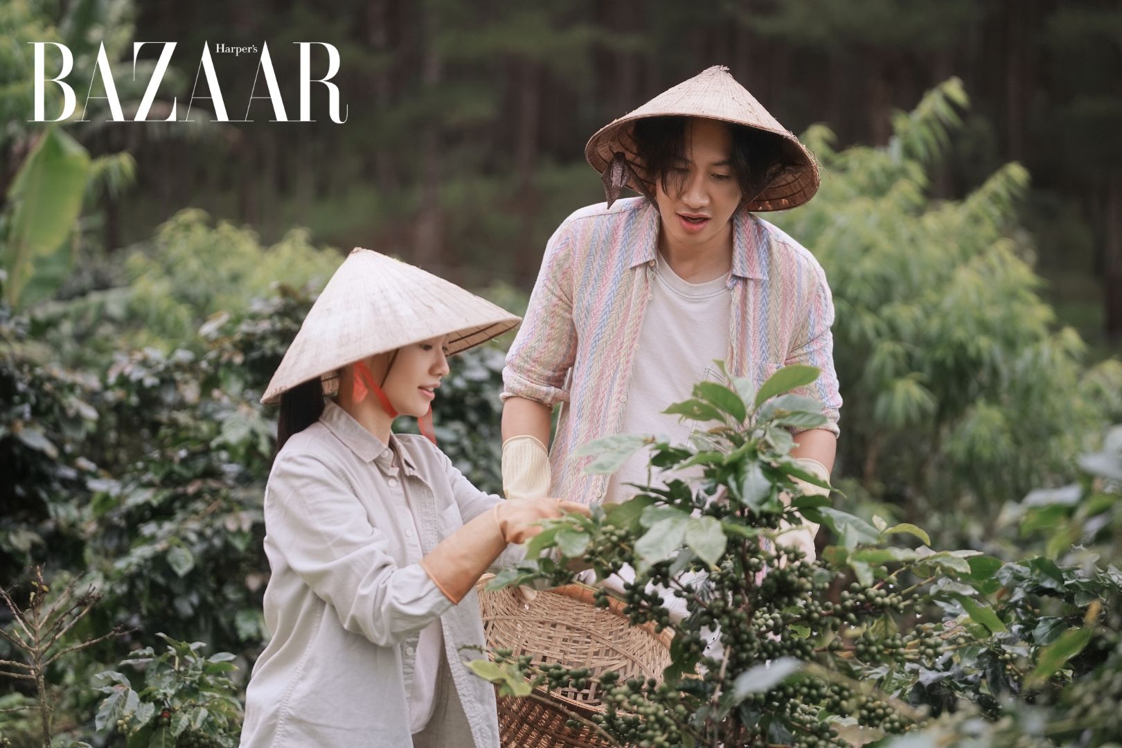 Lee Kwang Soo nên duyên với Hoàng Hà trong phim Tay Anh Giữ Một Vì Sao