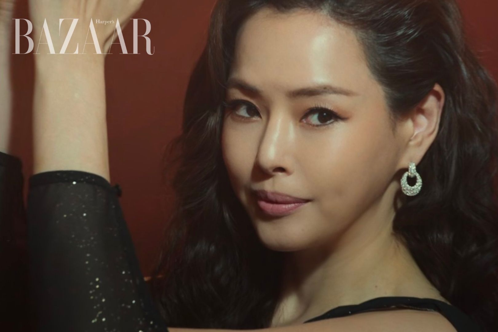 bzvn-thoi-trang-trong-phim-aema-2025-netflix00014