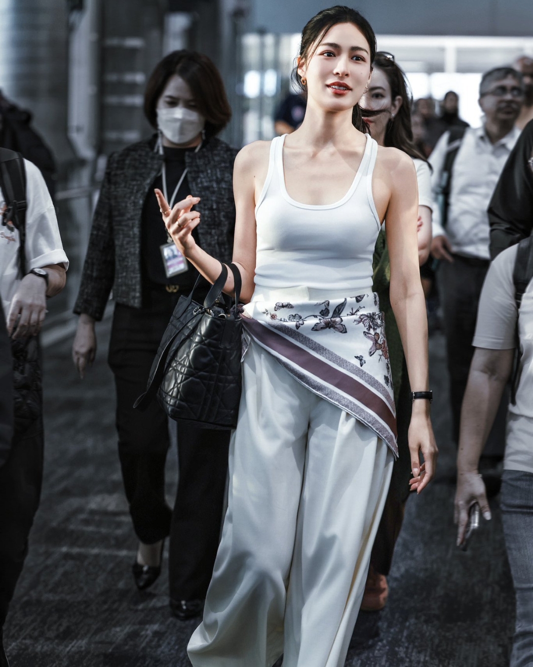 bzvn-xu-huong-khan-lua-that-lung-he-202500006