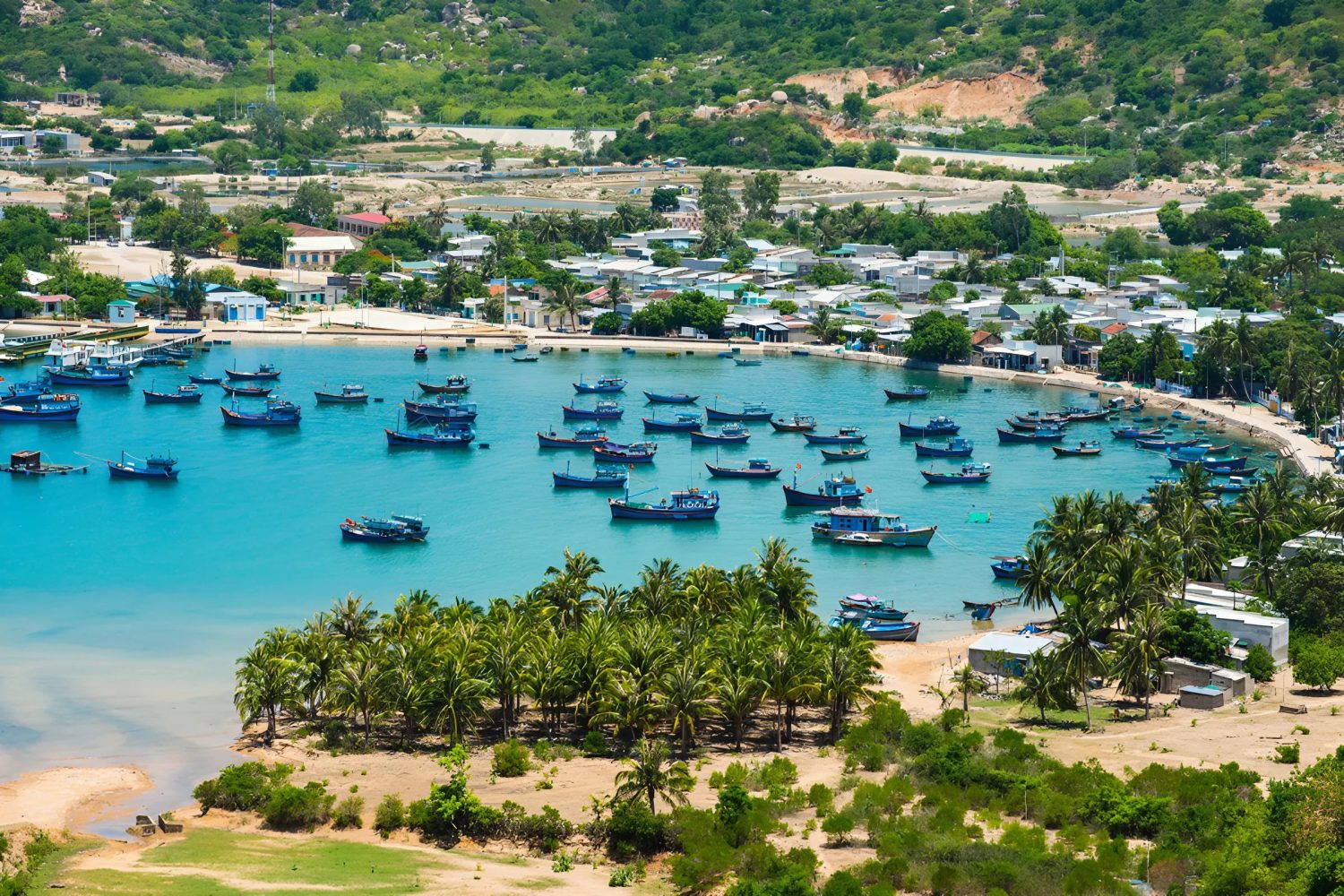 Các địa điểm du lịch ở Phan Rang: Vịnh Vĩnh Hy