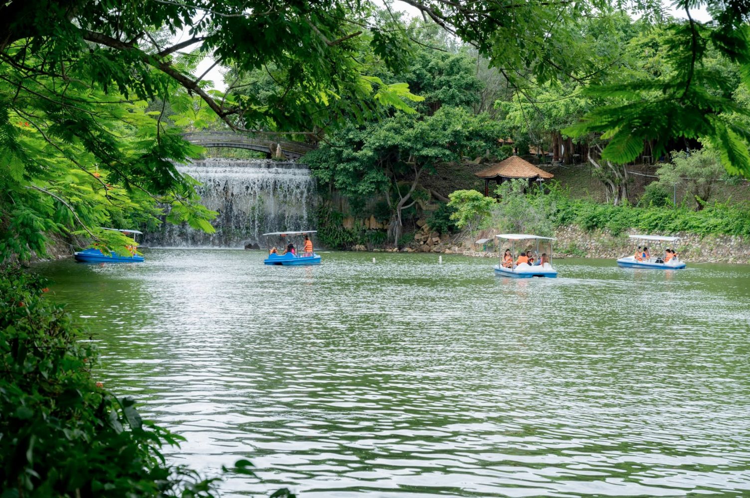 Khu du lịch Hồ Mây