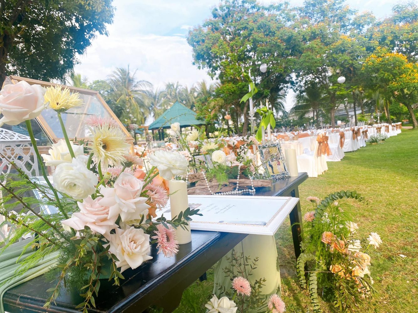 tiệc cưới ngoài trời 