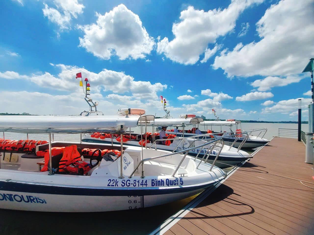 Giá vé khu du lịch Tân Cảng