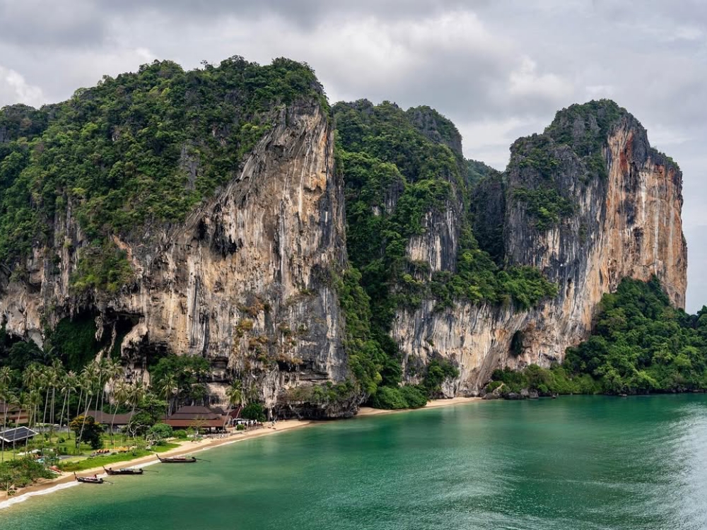 Bãi biển hoang sơ nhất Đông Nam Á