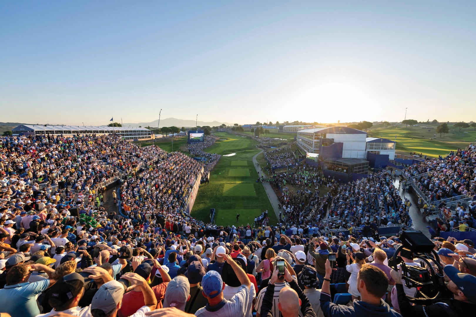 Quang cảnh chung tại khu vực phát bóng số 1, giải Ryder Cup 2023.