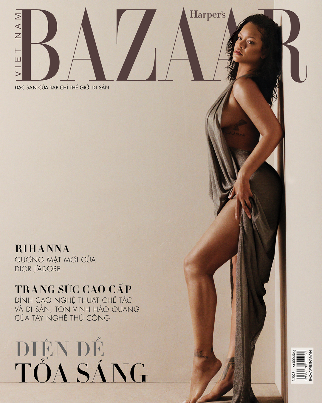 Biểu tượng thời trang Rihanna trên trang bìa Harper's Bazaar Việt Nam, 3/2025. 