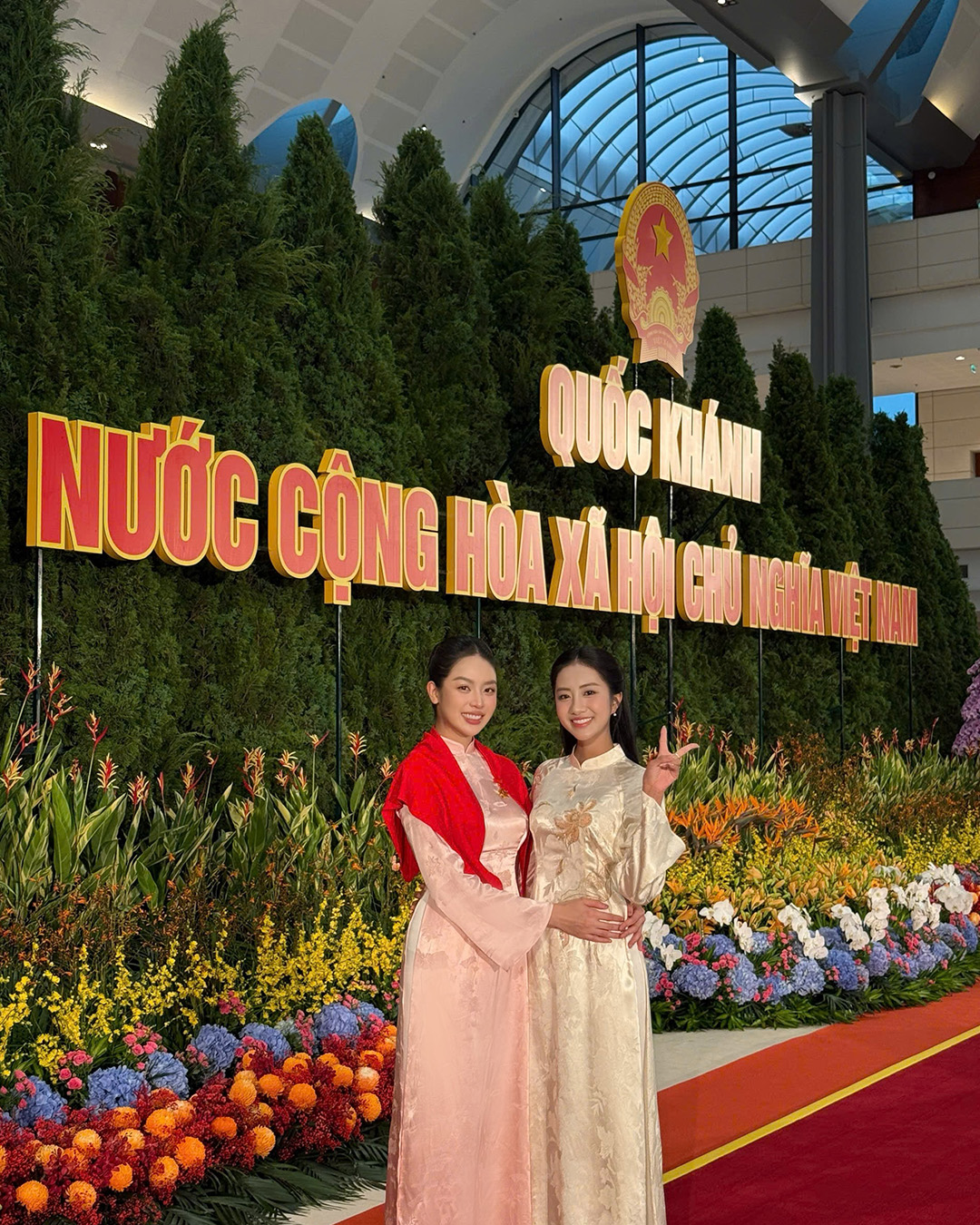 Hoa hậu Thanh Thủy tỏa sáng trong tiệc Quốc khánh 80 năm