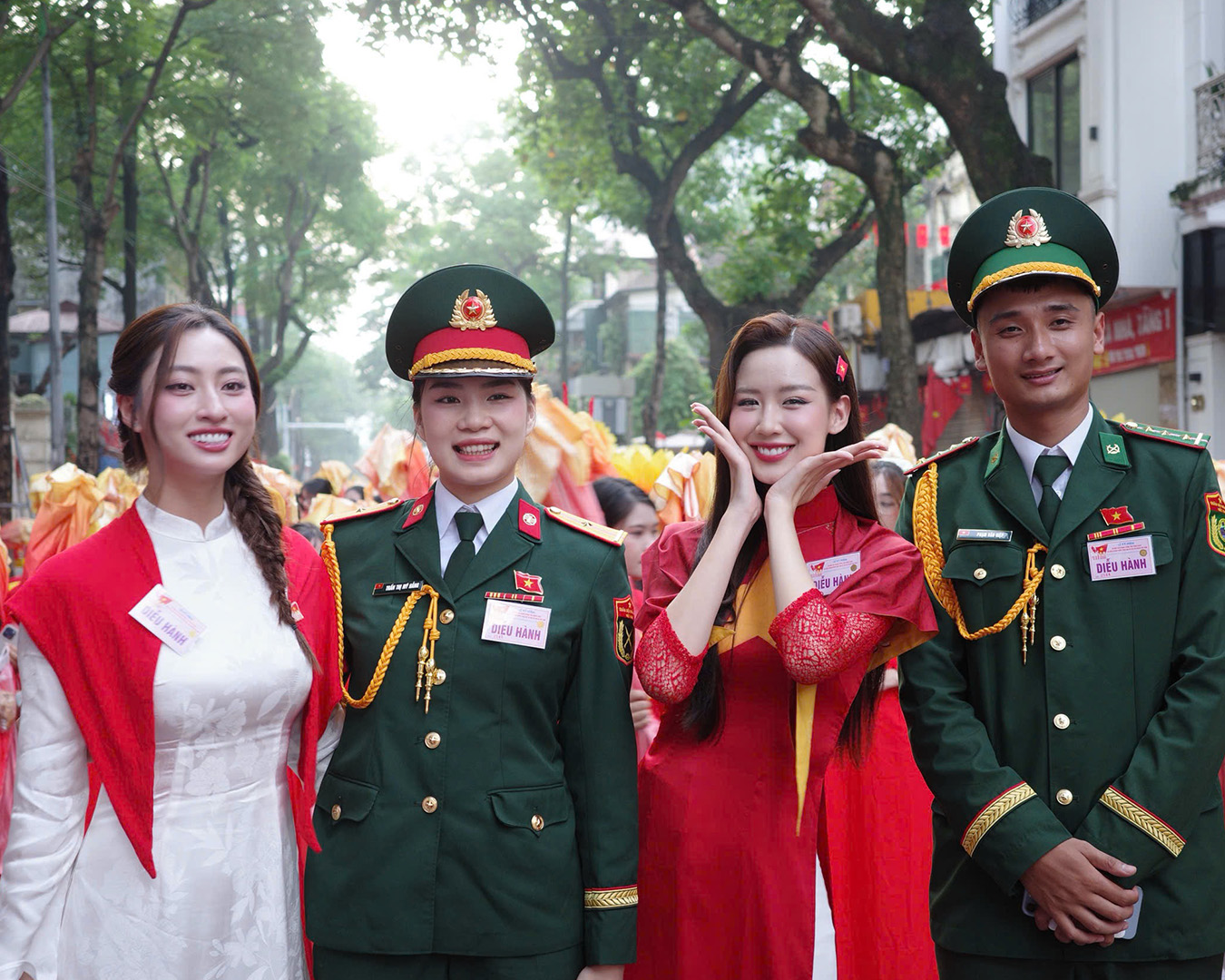 Hoa hậu Tiểu Vy, Lương Thùy Linh, Bảo Ngọc đồng diễn “Khí phách Việt Nam” tại sự kiện A80
