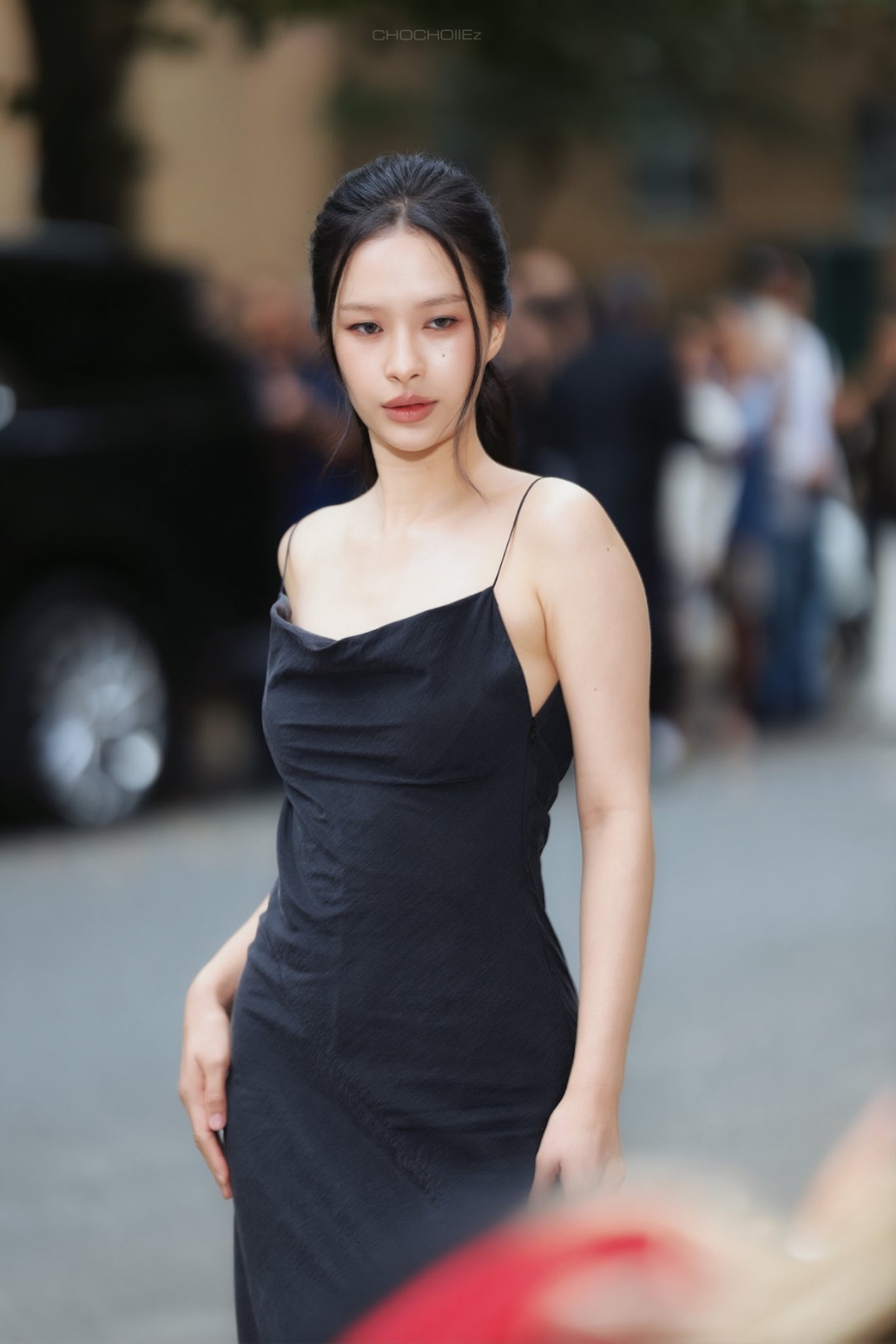 bzvn-calvin-klein-collection-xuan-he-2026-front-row-milk-pansa
