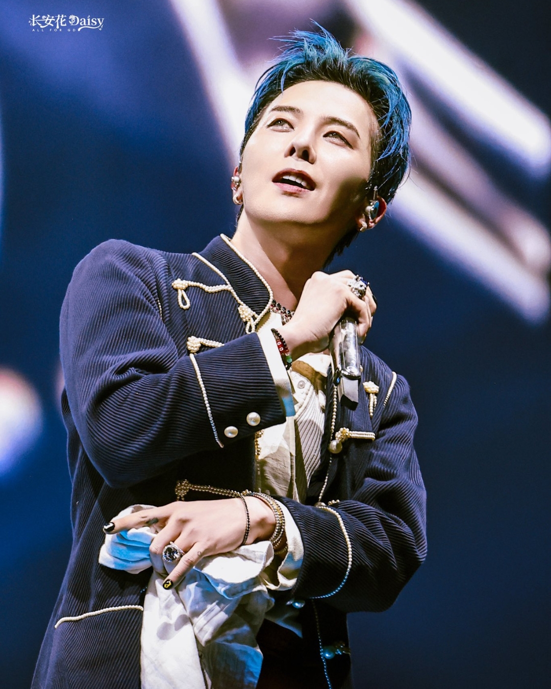 bzvn-g-dragon-chanel-custom-concert-paris (6)