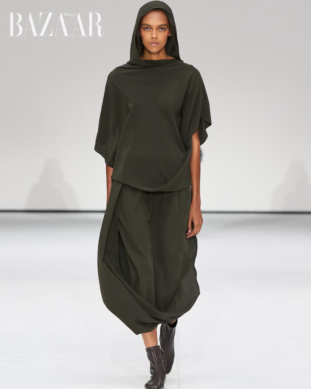 bzvn-hang-ghe-dau-cos-thu-dong-2025-new-york-fashion-week-2026 (3)