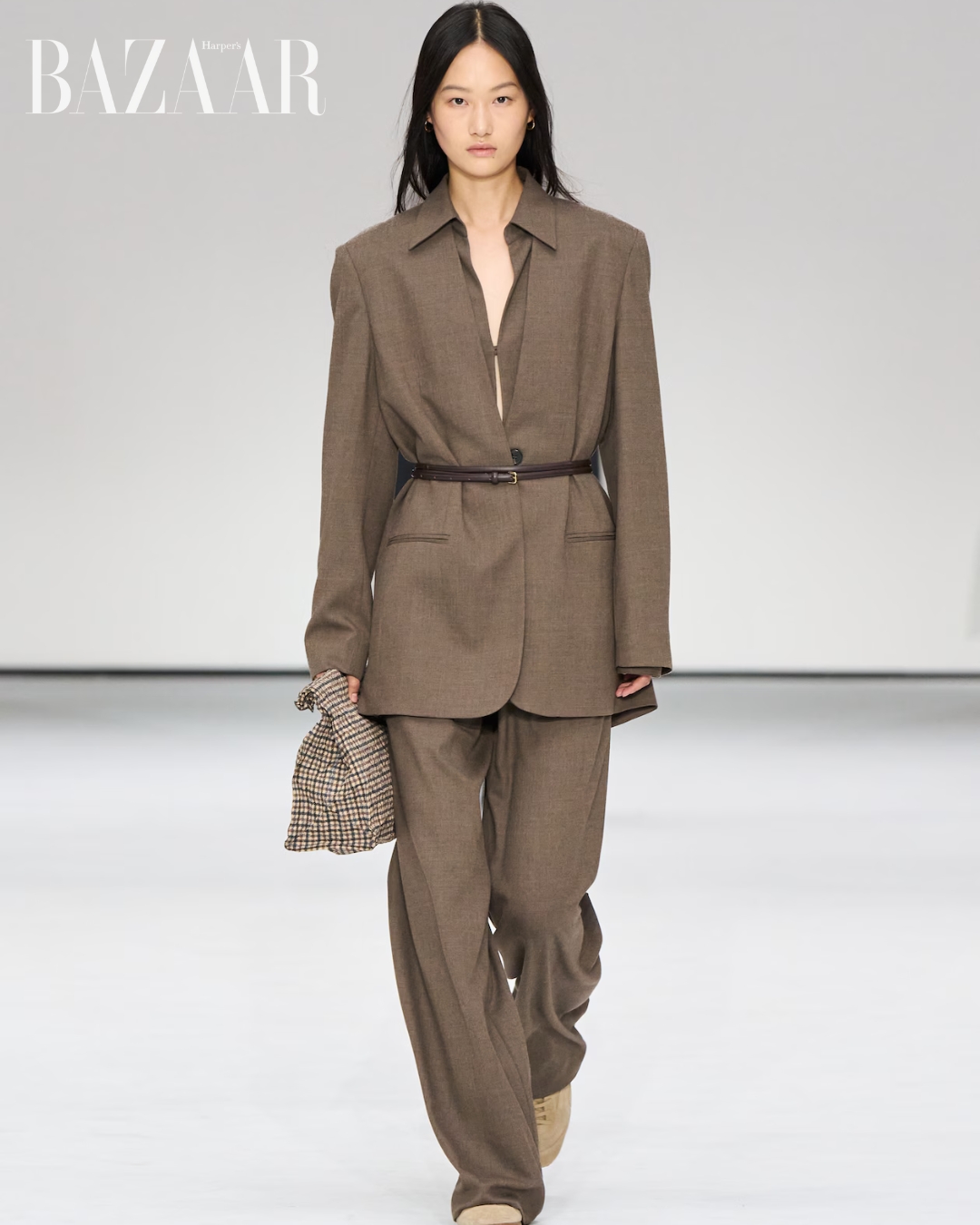 bzvn-hang-ghe-dau-cos-thu-dong-2025-new-york-fashion-week-2026 (4)