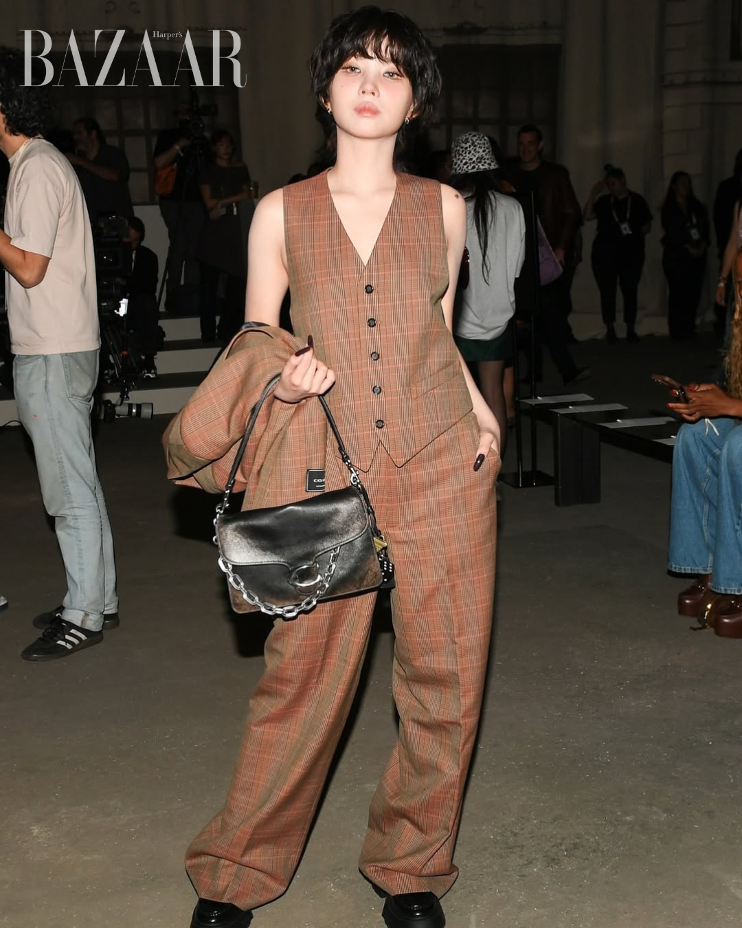 bzvn-hang-ghe-dau-show-coach-xuan-he-2026-soyeon-i-dle00002