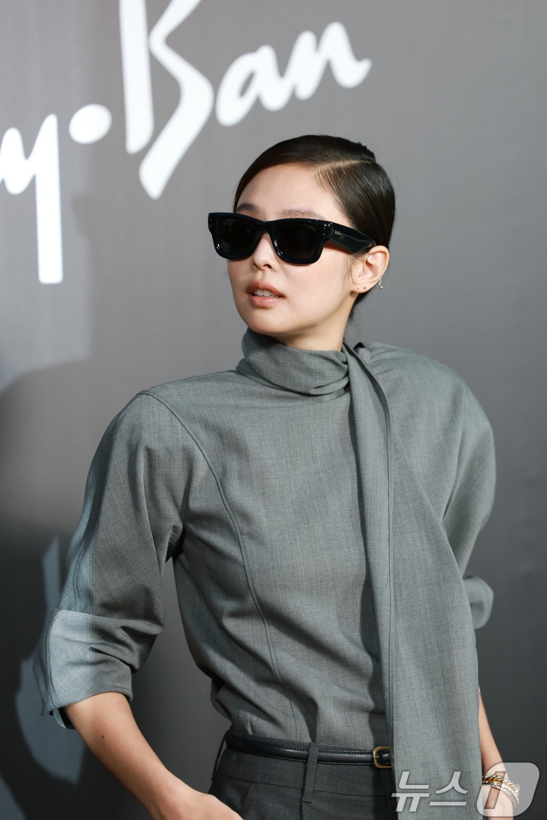 bzvn-jennie-blackpink-ray-ban00001