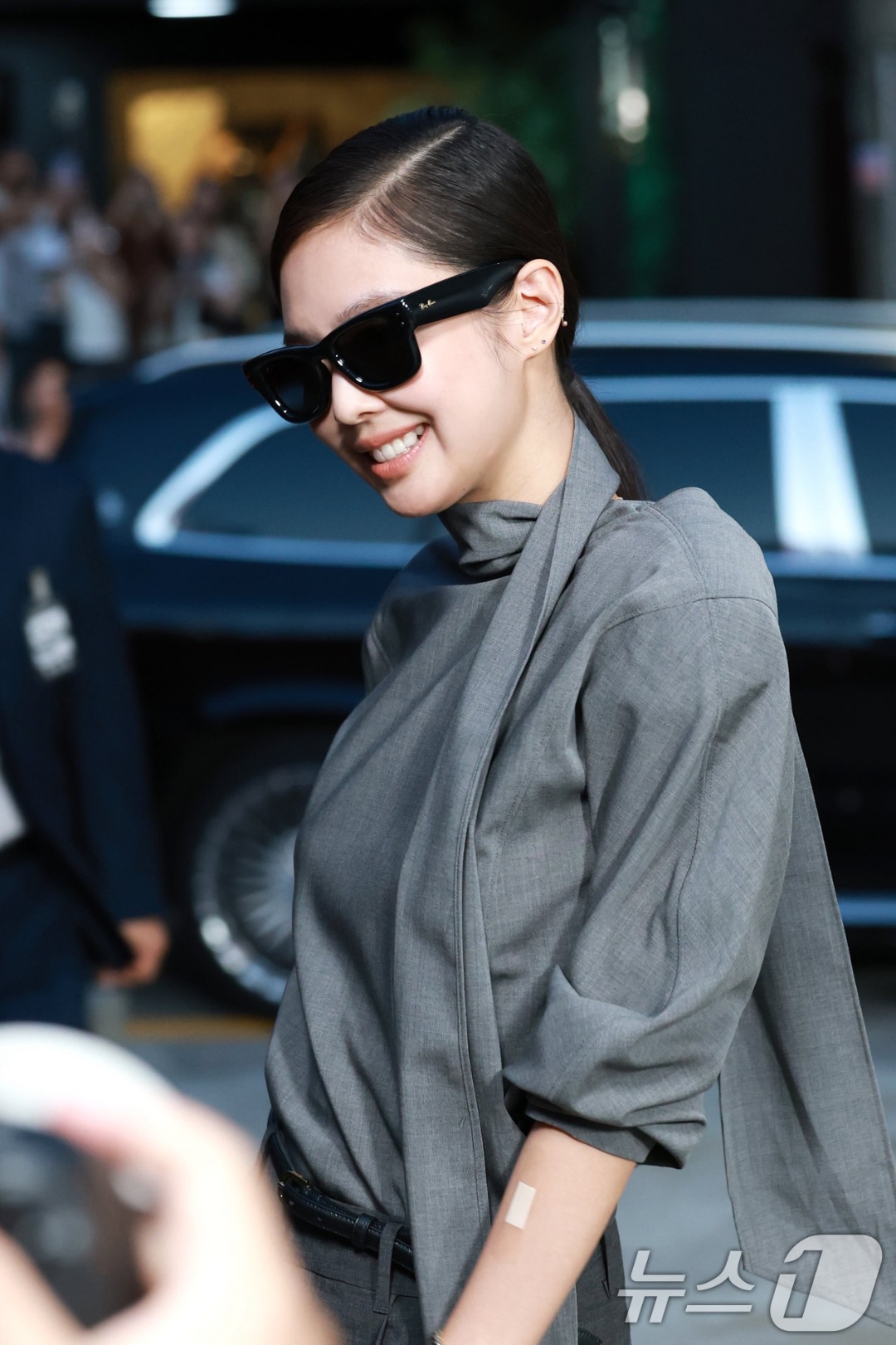 bzvn-jennie-blackpink-ray-ban00004