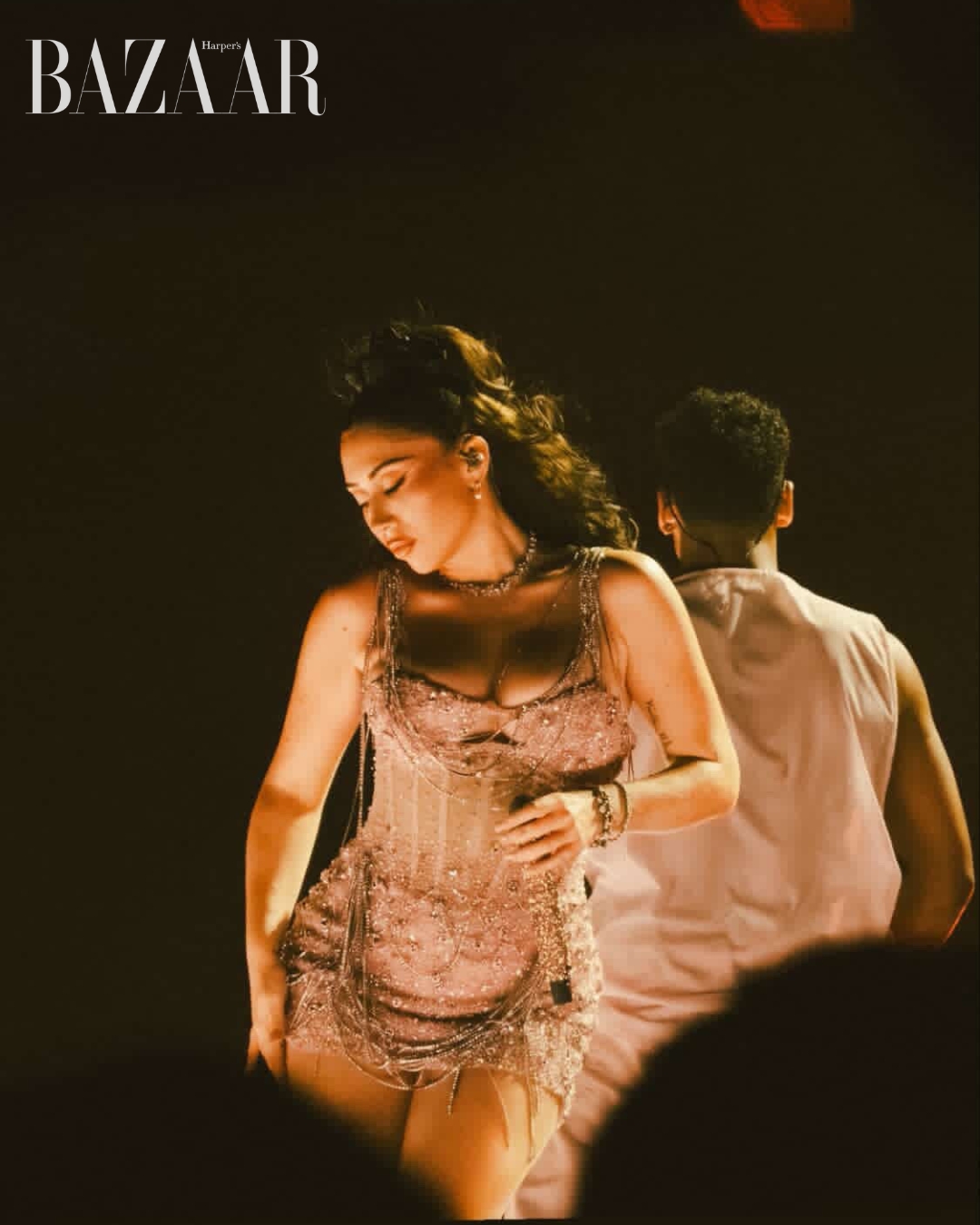 bzvn-kali-uchis-dien-thiet-ke-do-long-sincerely-tour (10)