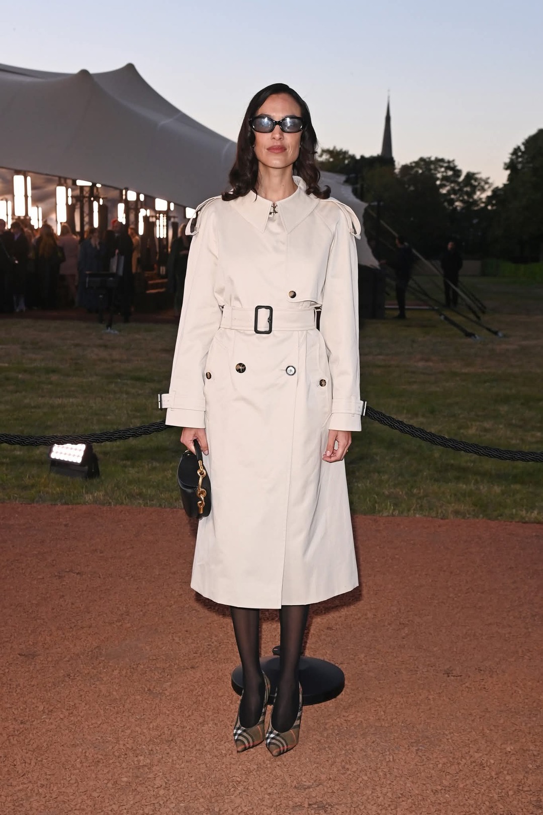 bzvn-khach-moi-du-show-burberry-xuan-he-2026 (4)