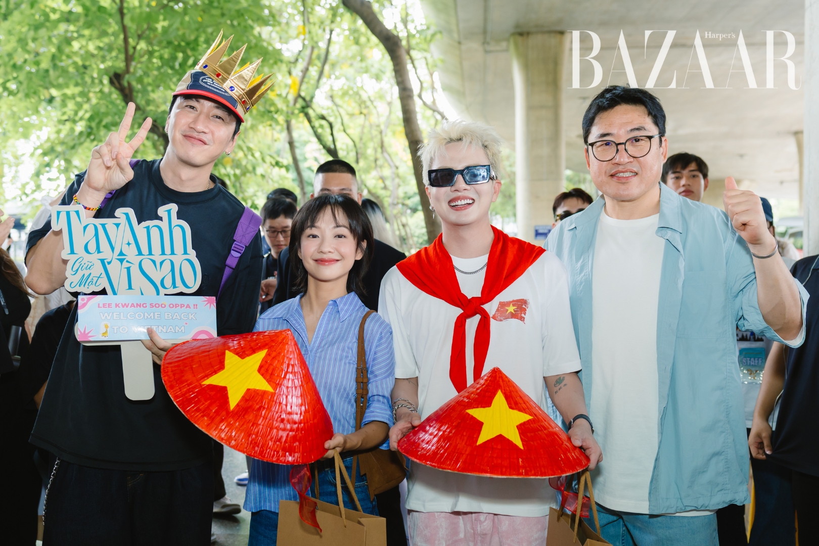 Lee Kwang Soo chiều lòng fan khi quảng bá phim Tay Anh Giữ Một Vì Sao tại Việt Nam