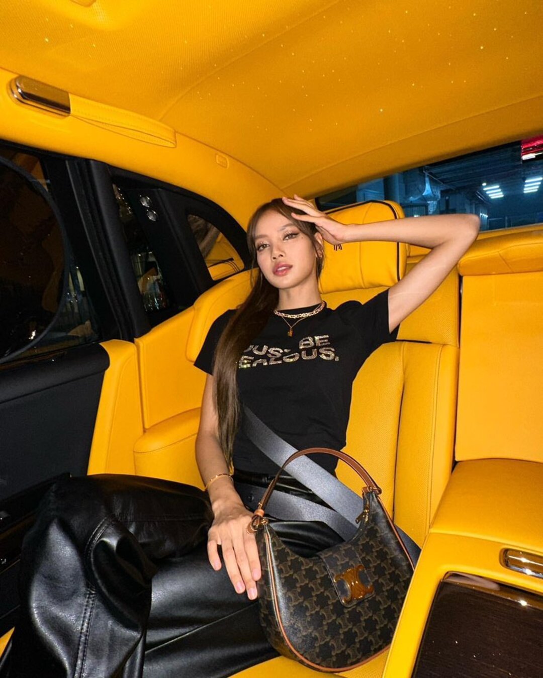 bzvn-lisa-dau-gia-joopiter00004